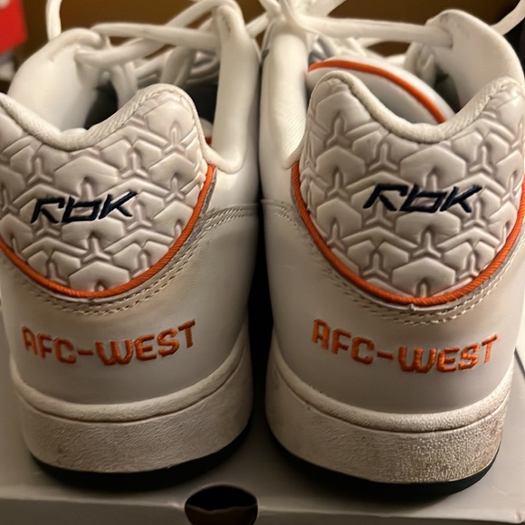Reebok size 14 white navy an orange shoes - Picture 4 of 4